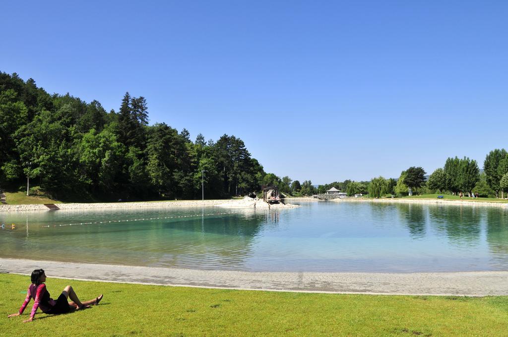 Le Vallon Des Sources Aparthotel Digne-les-Bains Esterno foto